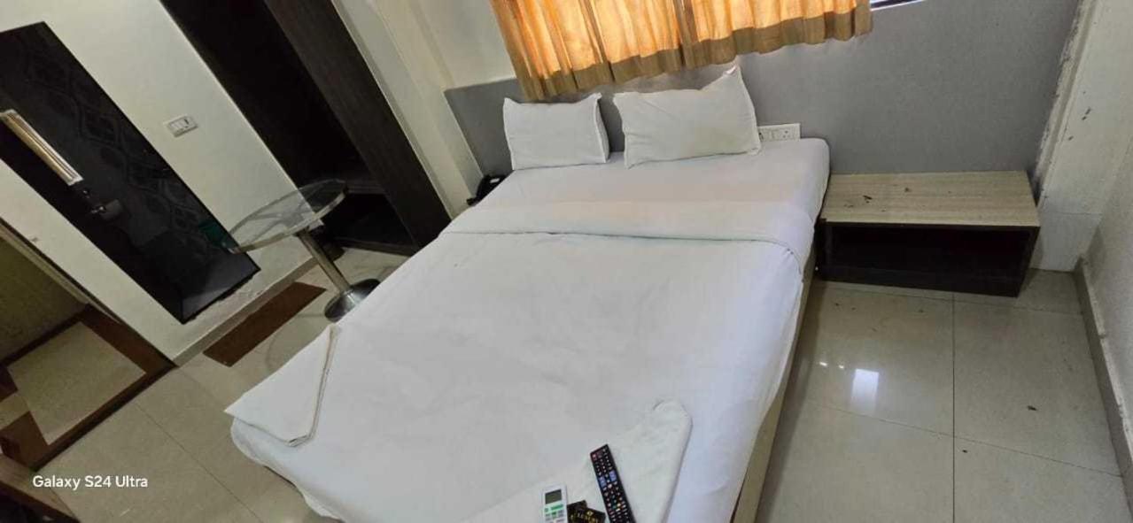 Hotel O Sargam Lodging And Boarding Ulhasnagar Экстерьер фото