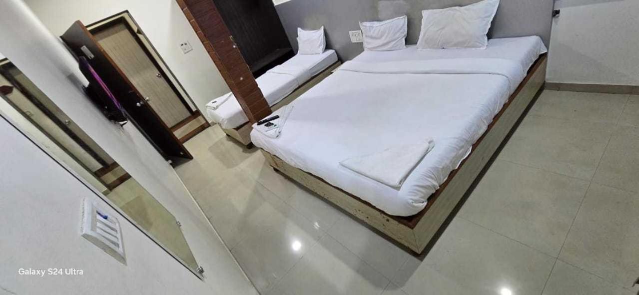 Hotel O Sargam Lodging And Boarding Ulhasnagar Экстерьер фото