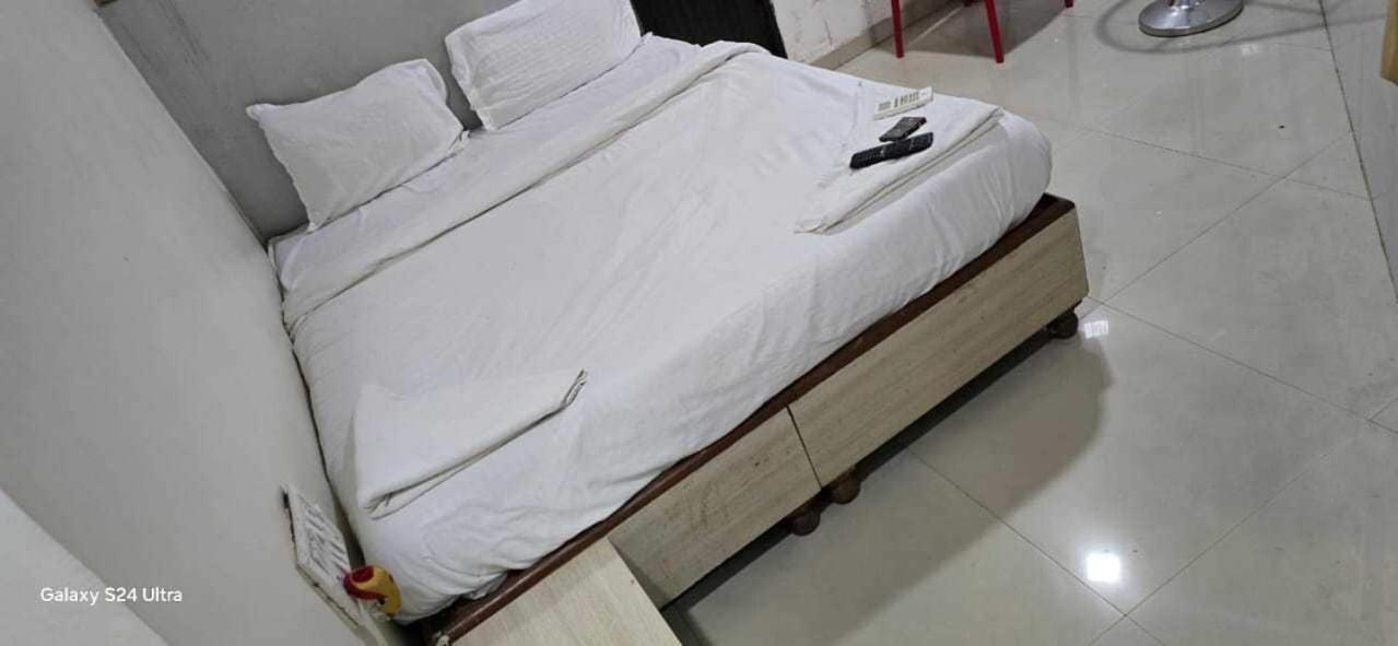 Hotel O Sargam Lodging And Boarding Ulhasnagar Экстерьер фото