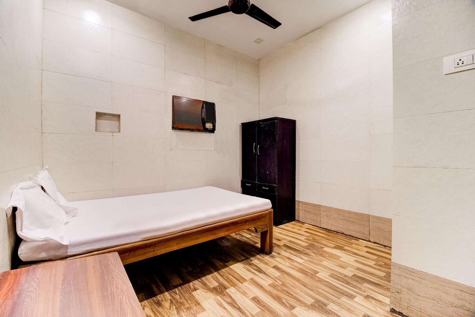Hotel O Sargam Lodging And Boarding Ulhasnagar Экстерьер фото